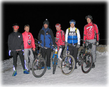 Nachtbiken bei Vollmond auf das Niederhorn